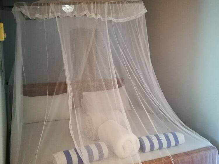 اتاق استاندارد سه نفره, Frangipani Beach Villa