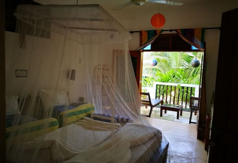اتاق راحتی سه تخته, Frangipani Beach Villa