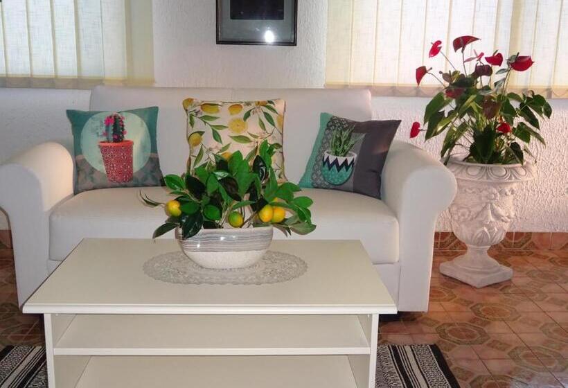 اتاق لوکس با چشم‌انداز باغ, Rooms Kapelj