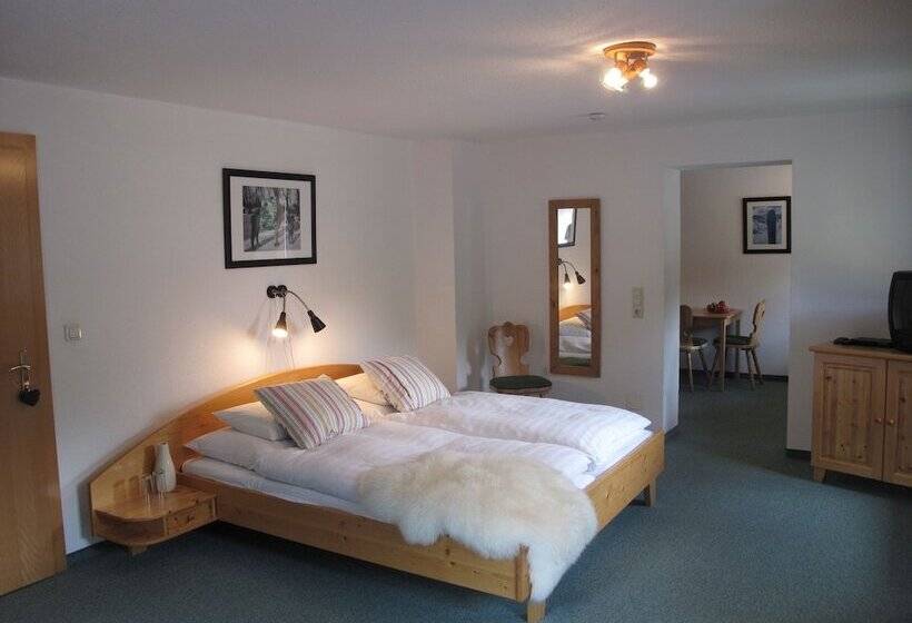 标准三人间, Ski Lodge Jaktman