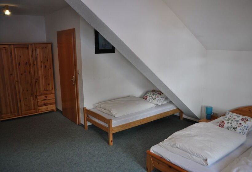 四人标准间, Ski Lodge Jaktman