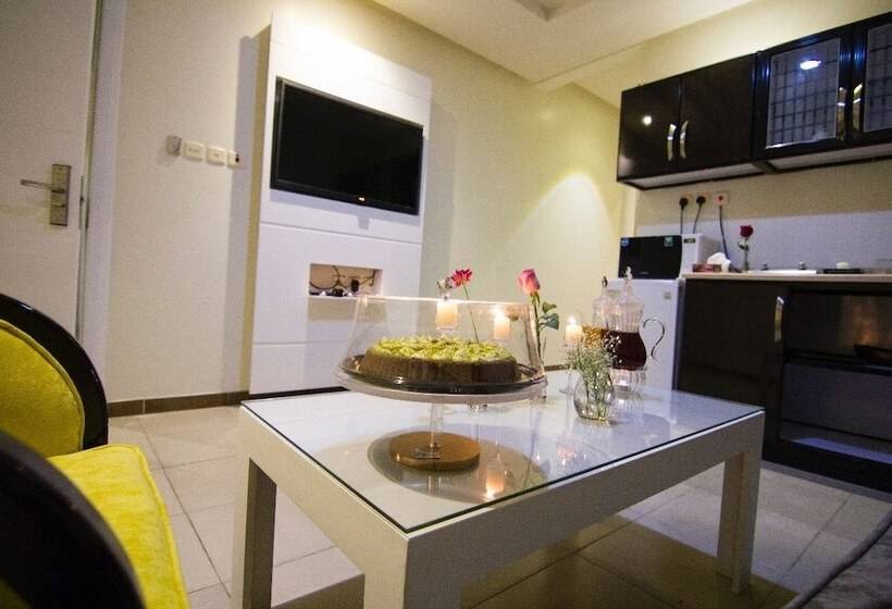 带1个卧室的高级公寓, Almakan Suites 102