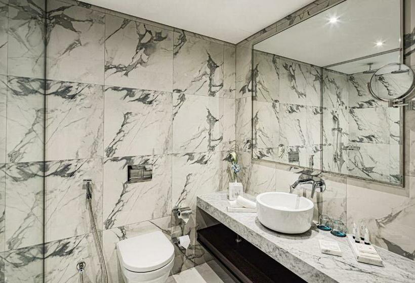 Номер Deluxe с Балконом, Millennium Place Dubai Marina