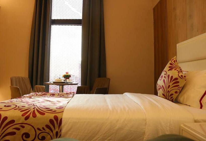 디럭스 룸, Red Hotel Cubao, Quezon City