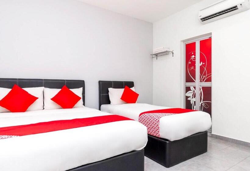 Трехместный Номер Deluxe, Muar City