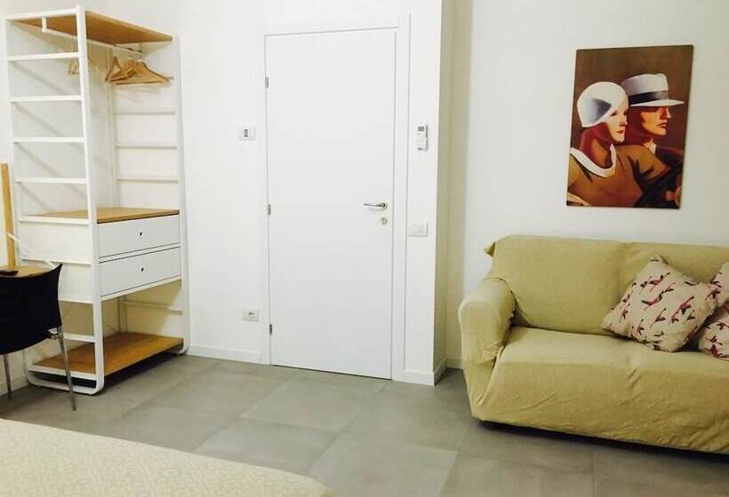 اتاق لوکس سه تخته, Room Center Station 2