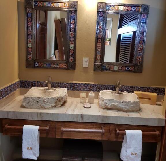 Quarto Estandar Cama King, Casa Arcoiris Zihuatanejo B&b