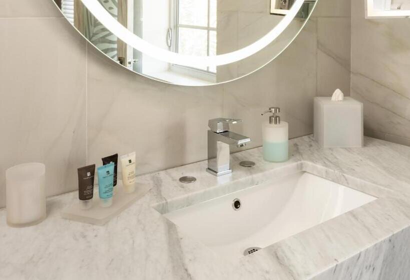 Quarto Estandar Cama King para Deficientes Físicos, Lennox Miami Beach