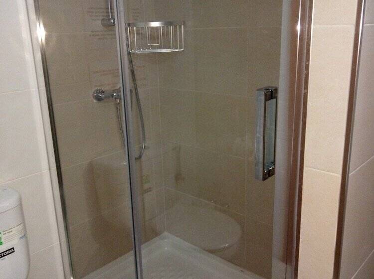 Quarto Triplo Estandar, Iris