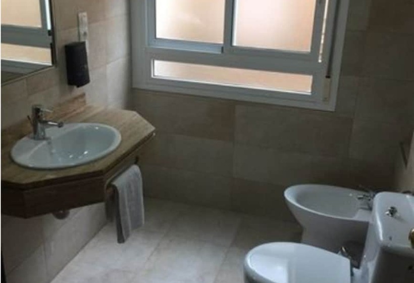 اتاق استاندارد سه نفره, La Perla
