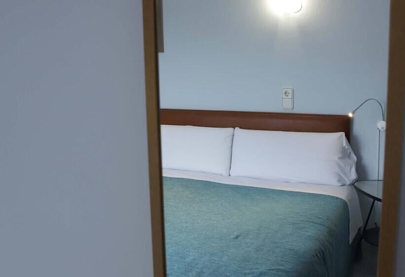 Quarto Estandar com Sacada, Alexandra Sitges