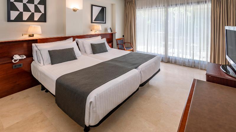 اتاق استاندارد با بالکن, Gran Hotel Rey Don Jaime