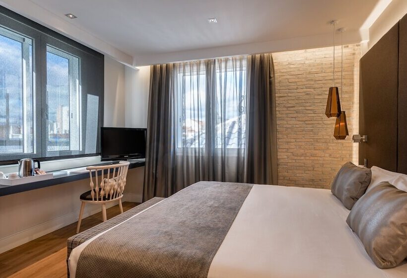 Superior Room with Terrace, Catalonia Gran Via Madrid