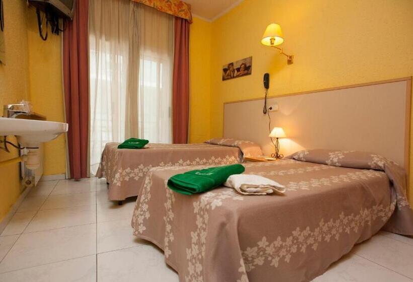 스탠다드 룸 공동 욕실, Hostal Alhambra Tarragona
