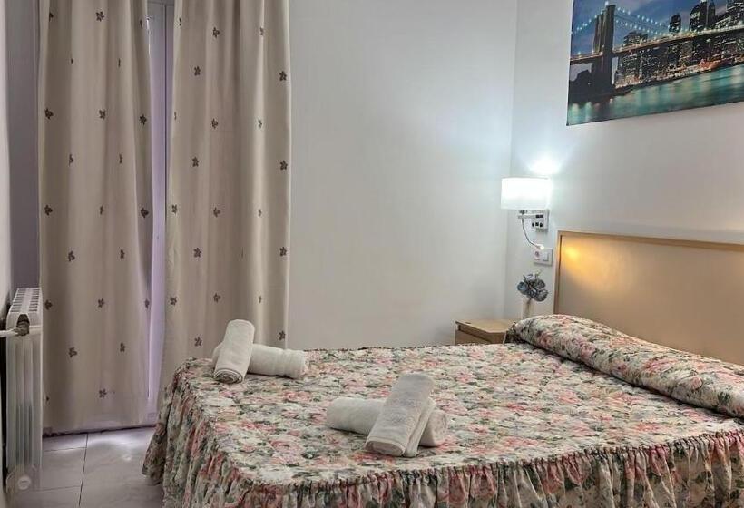 스탠다드 룸, Hostal Alhambra Tarragona