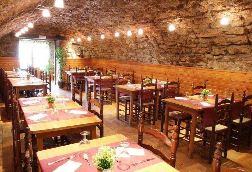 غرفة قياسية رباعية, Càmping Els Roures