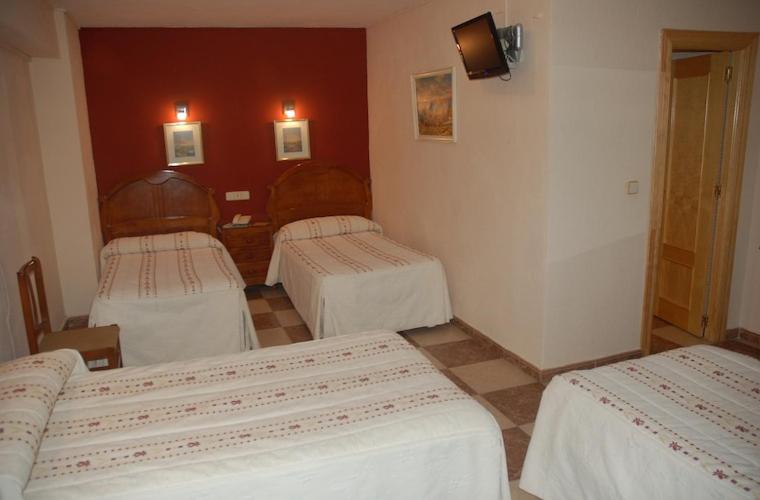 اتاق استاندارد چهار تخته, Hostal Residencia Castilla
