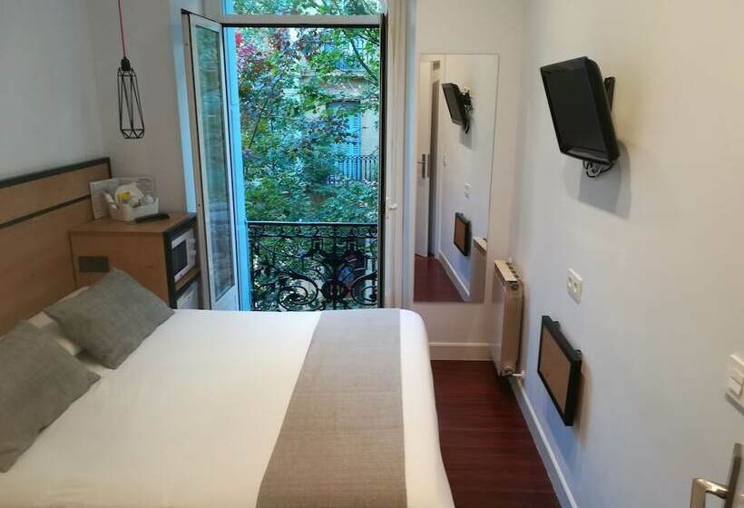 Standart Oda, Pension La Perla