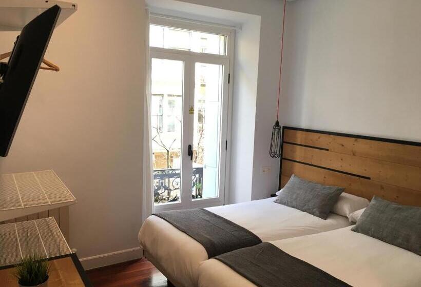 Balkonlu Standart Oda, Pension La Perla