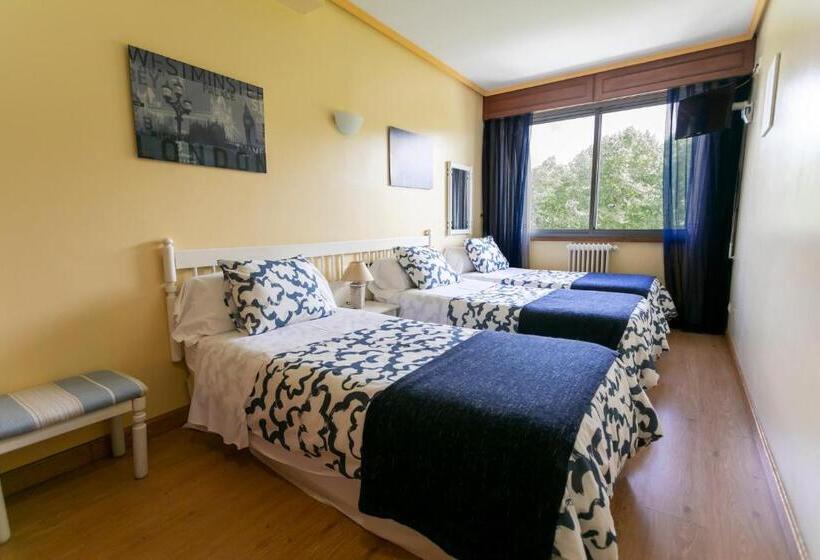 Quarto Triplo Estandar, América Ferrol