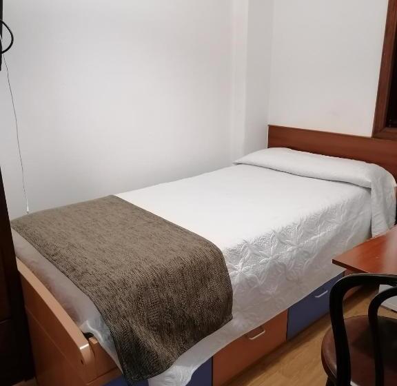 스탠다드 싱글 룸, Hostal Adelia