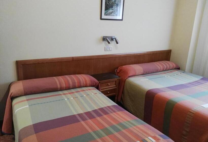 Номер Стандарт Трехместный, Hostal San Felix