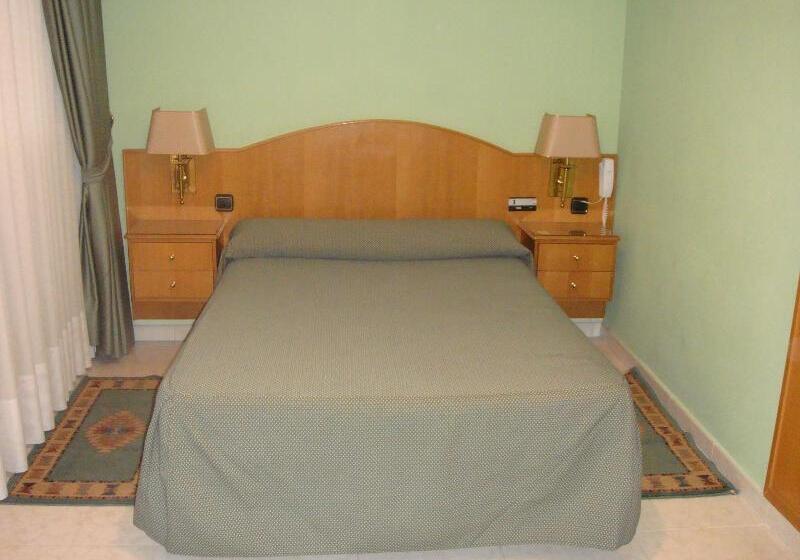 اتاق استاندارد یک نفره, Hostal Serpol