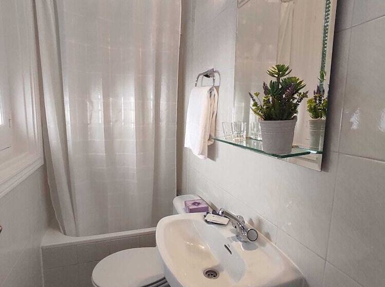 اتاق استاندارد, Hostal Alfaro