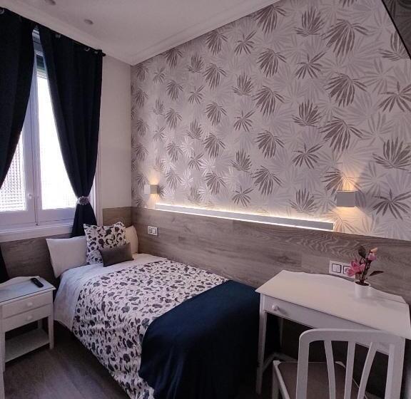 اتاق استاندارد یک تخته با بالکن, Hostal Alfaro