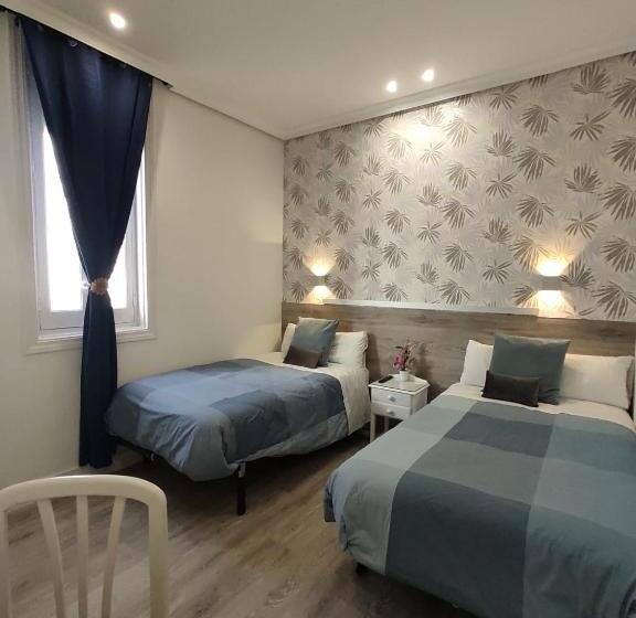 اتاق استاندارد با 2 تخت دوبل, Hostal Alfaro