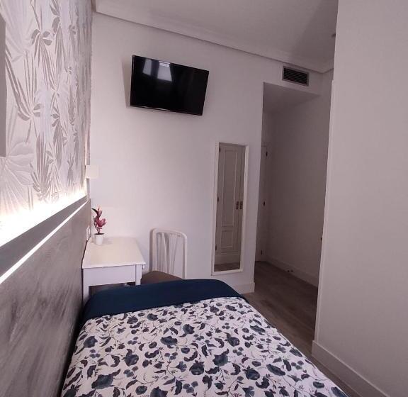 اتاق استاندارد یک نفره, Hostal Alfaro