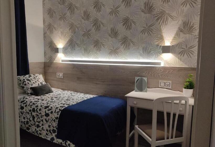 اتاق استاندارد یک نفره, Hostal Alfaro