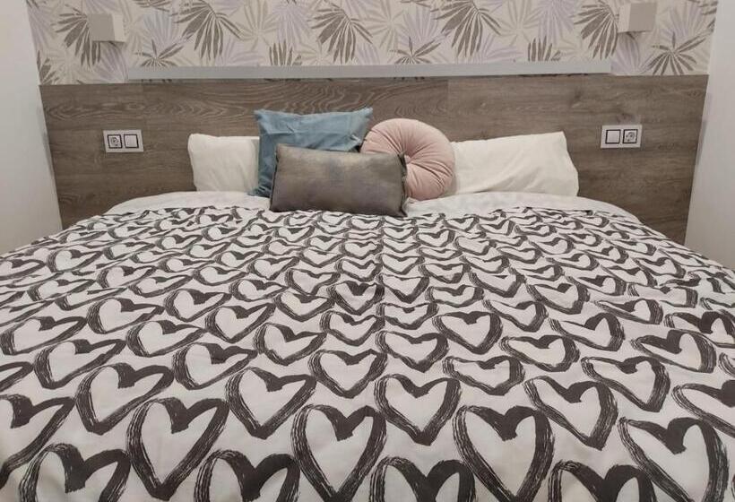 اتاق استاندارد, Hostal Alfaro
