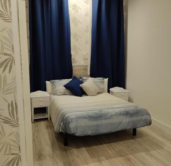 اتاق استاندارد, Hostal Alfaro