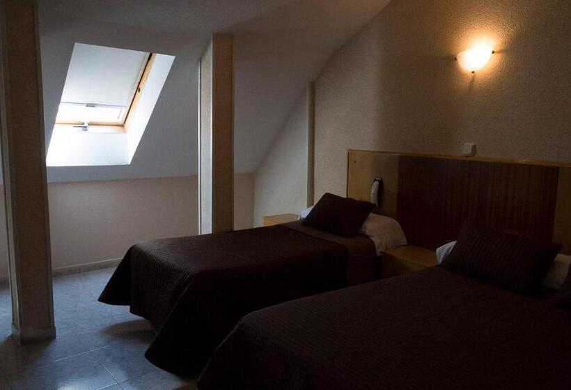 阁楼房, Hostal Azul