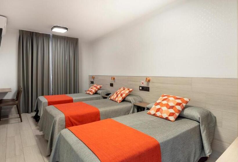 اتاق استاندارد سه نفره, Hostal Castilla Ii Puerta Del Sol