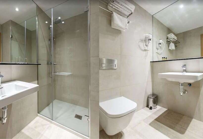 اتاق استاندارد سه نفره, Hostal Castilla Ii Puerta Del Sol