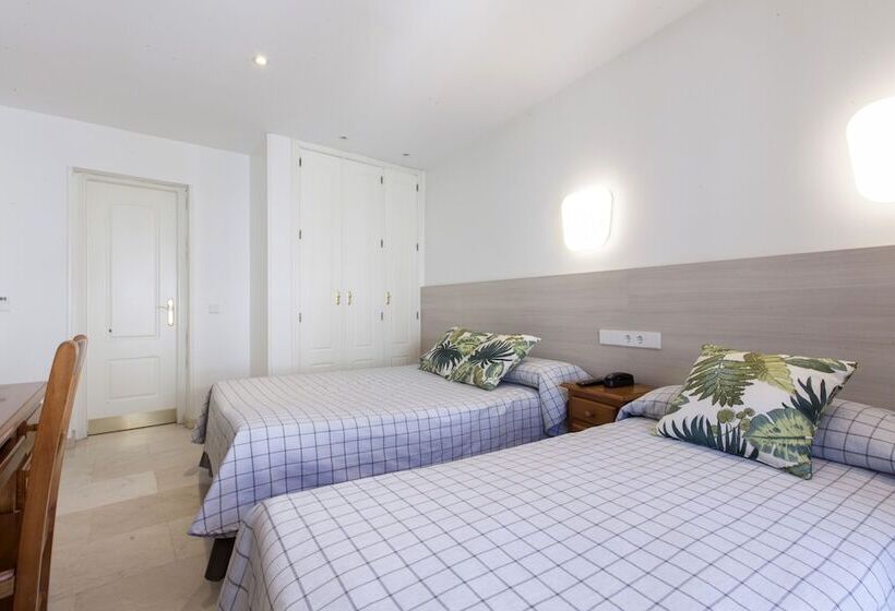 اتاق استاندارد سه نفره, Hostal Castilla Ii Puerta Del Sol
