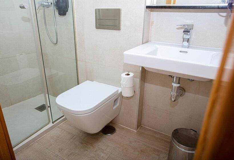 اتاق خانوادگی, Hostal Castilla Ii Puerta Del Sol