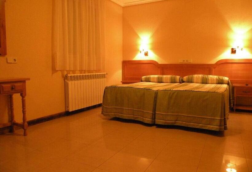 اتاق استاندارد سه نفره, Hostal Benamar