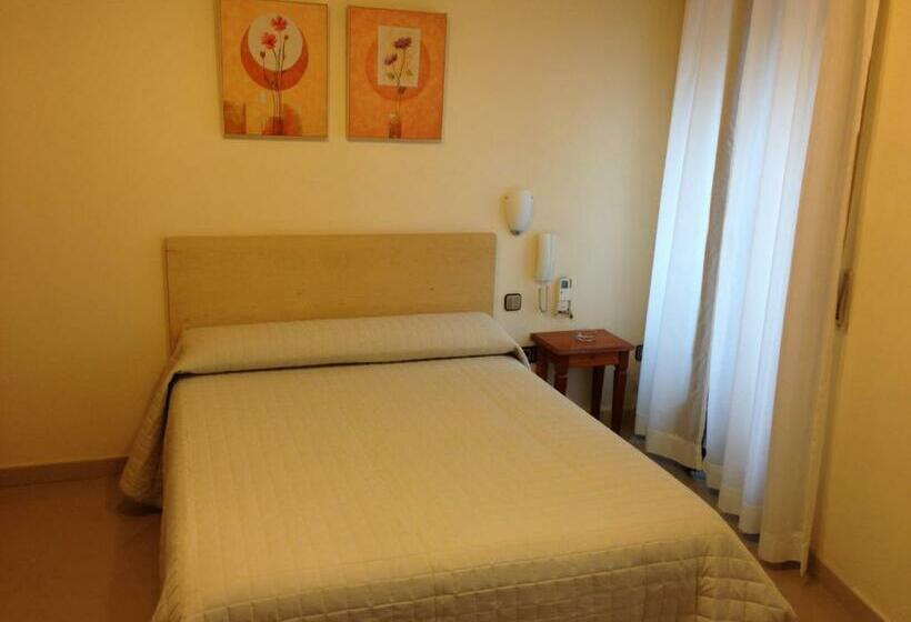 Номер Стандарт, Hostal Cervantes