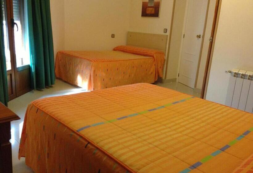 Номер Стандарт, Hostal Cervantes