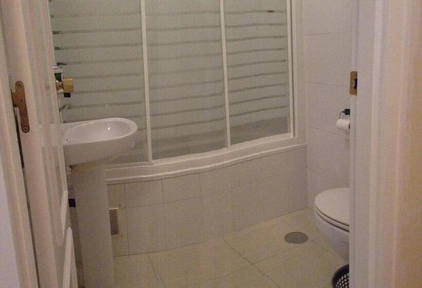 Номер Стандарт Индивидуальный, Hostal Cervantes