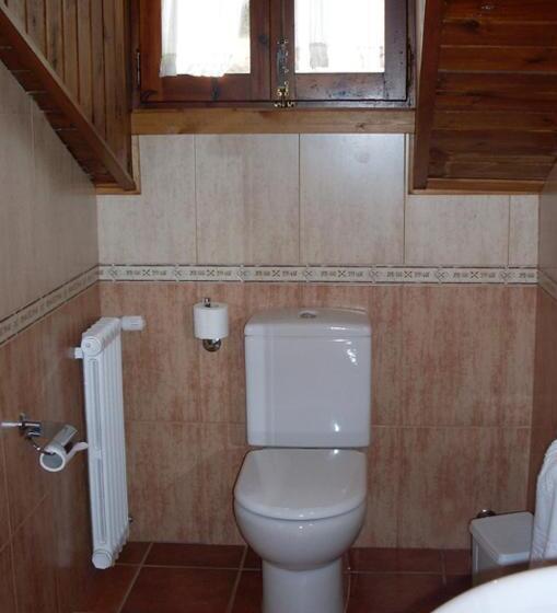 Четырехместный Номер Стандарт, Hostal Fondevila