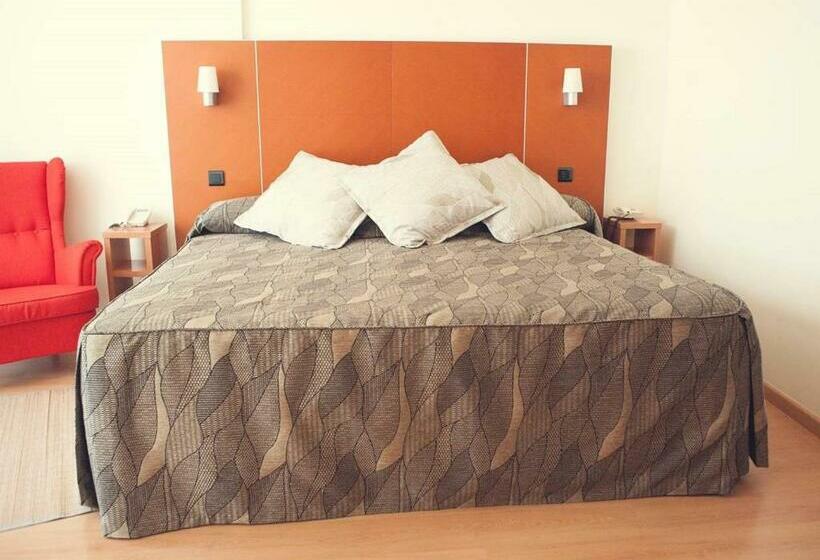 quarto Deluxe Cama King Vista Cidade, Oasis Plaza