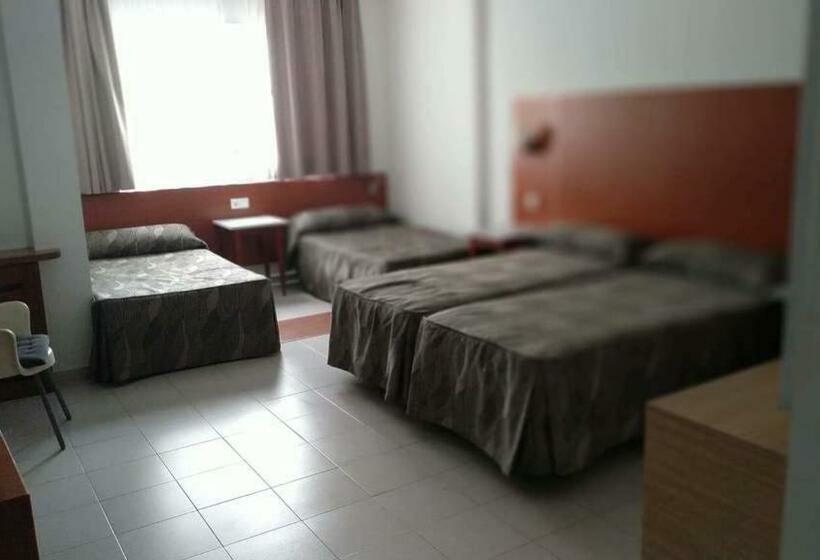 Quarto Quádruplo Estandar, Oasis Plaza