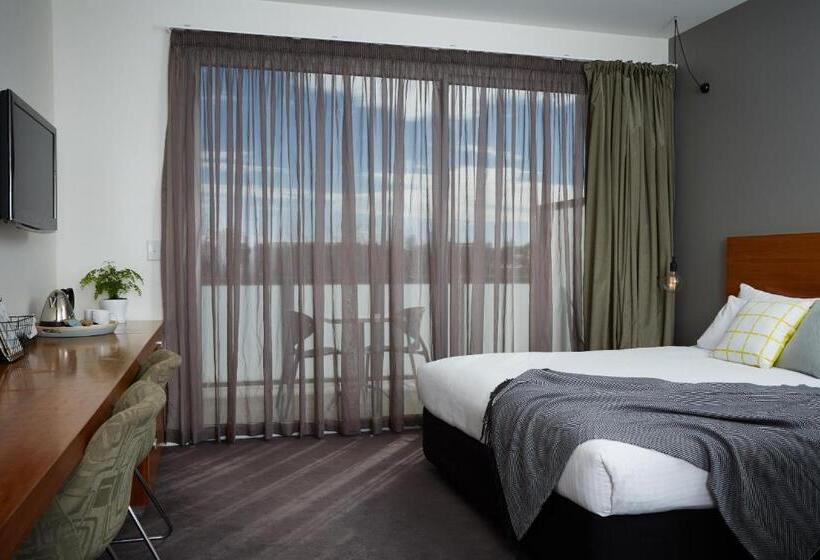 Номер Deluxe с Террасой, Cosmopolitan Hotel And Apartments