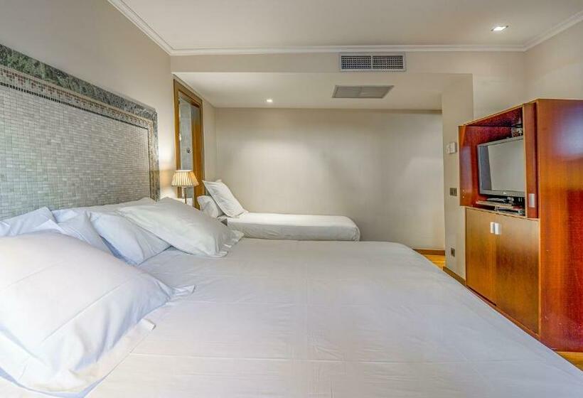 غرفة ديلوكس مزودة بشرفة, Roc Blanc Hotel & Spa