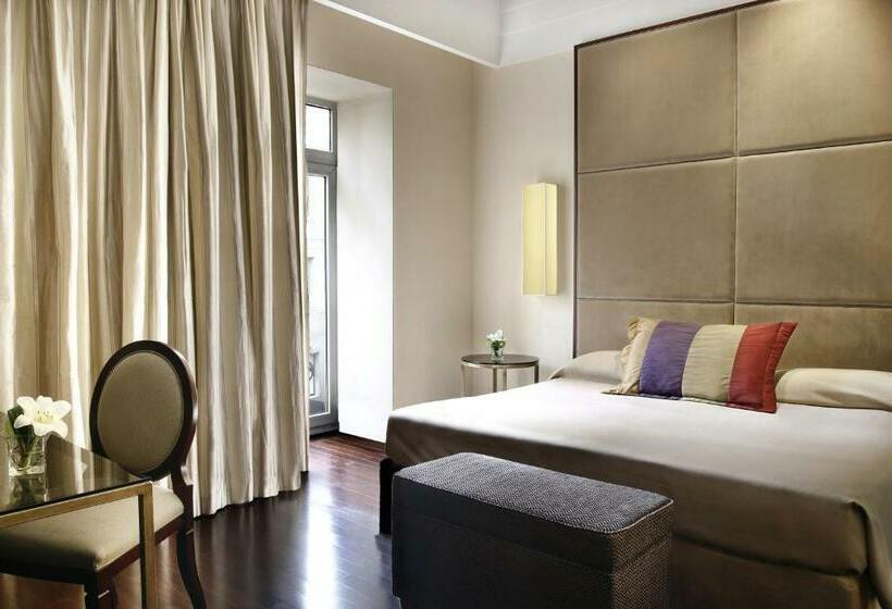 اتاق لوکس, Savoy