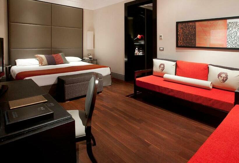 اتاق پریمیوم چهارنفره, Savoy